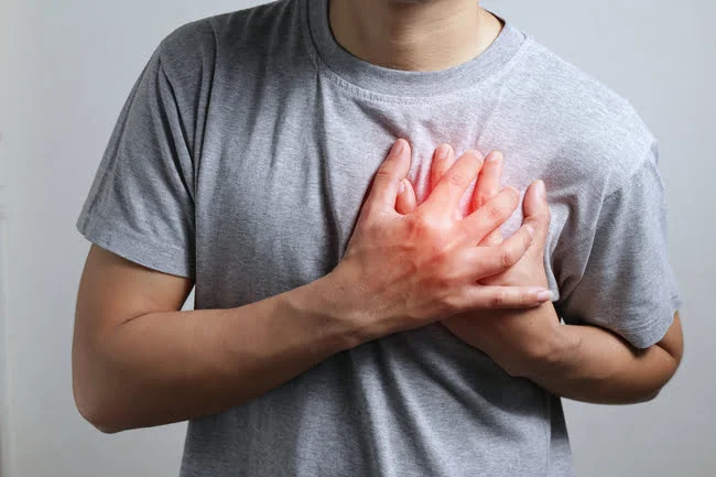 Irregular Heartbeats and Palpitations: Early Warning Signs and Lifestyle Triggers
